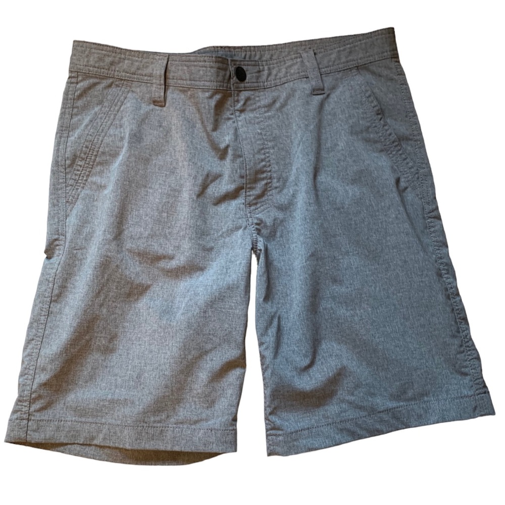 G.H. BASS & CO. Light weight dry fit gray shorts Sz 33 10L Unisex
